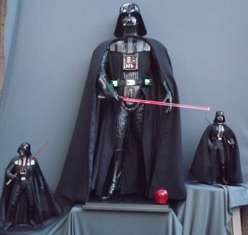 vaderstatue1