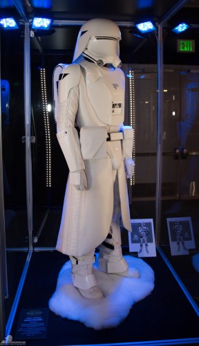 Star-Wars-Celebration-Anaheim-2015-The-Force-Awakens-070